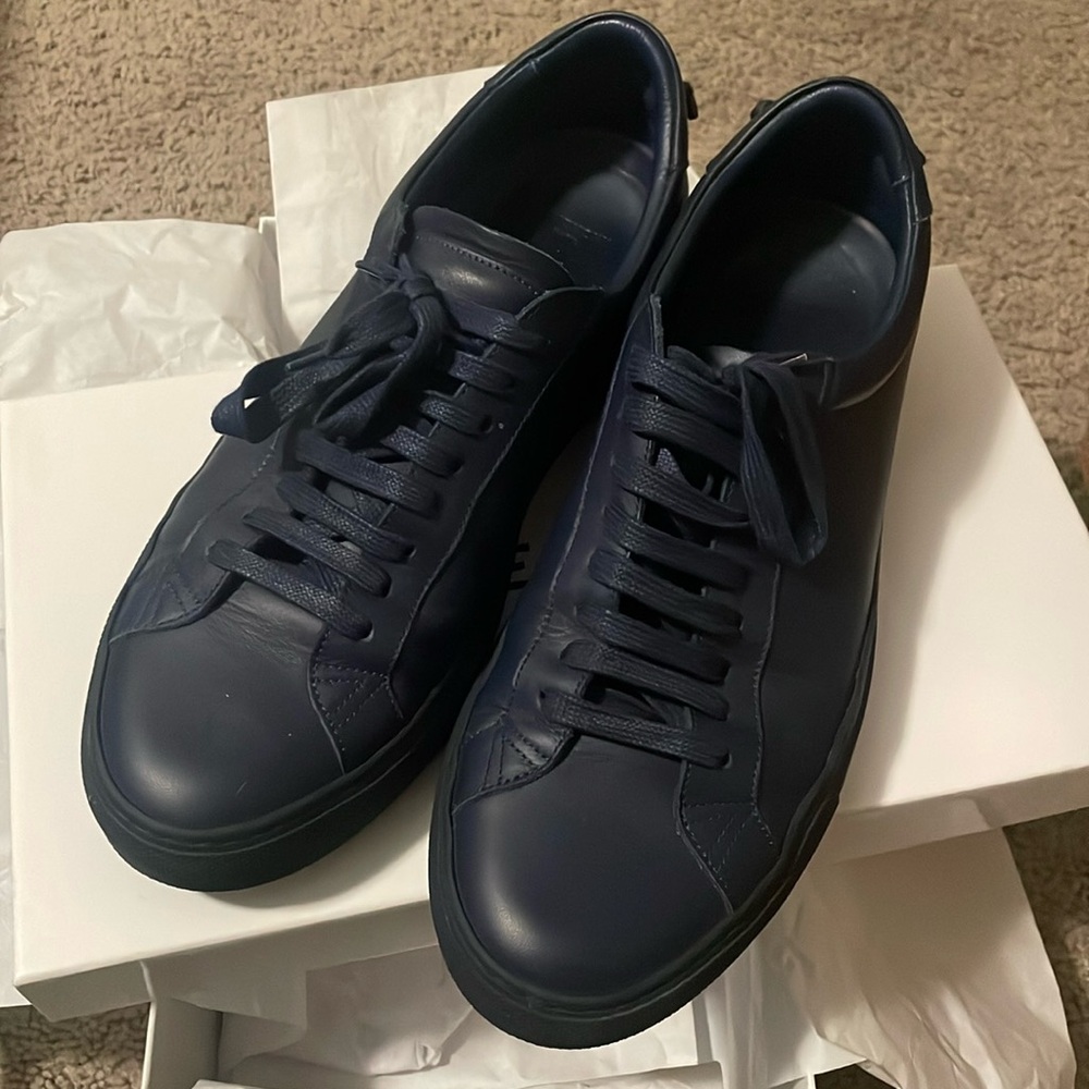 Givenchy urban street sneaker dark navy blue